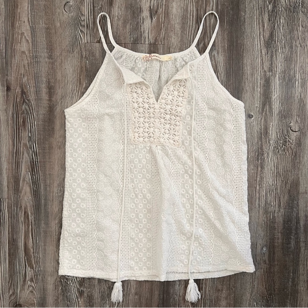 L’affaire White Lace Front Tie Tank Top